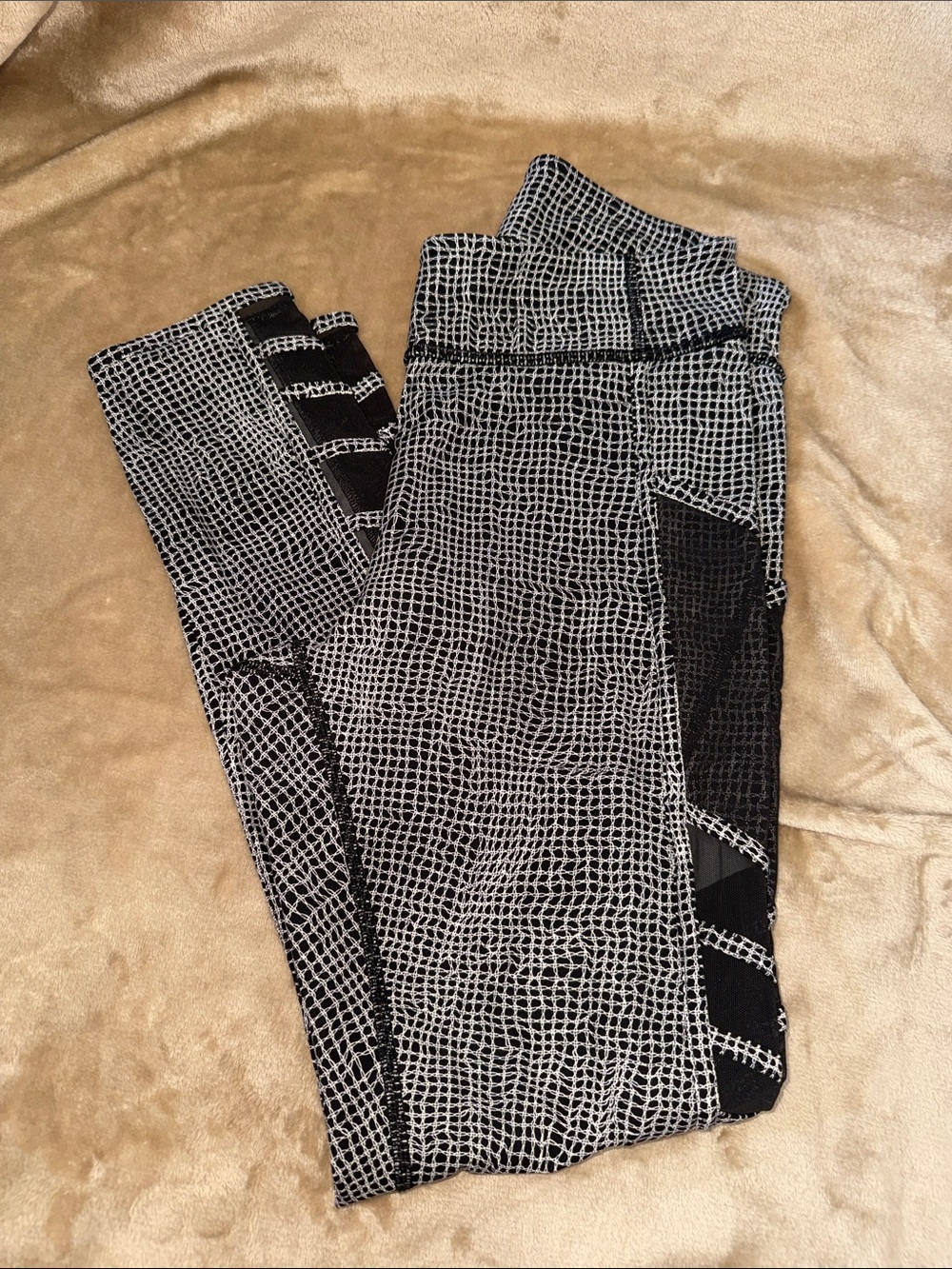lululemon athletica Black & White Grid-Print Leggings